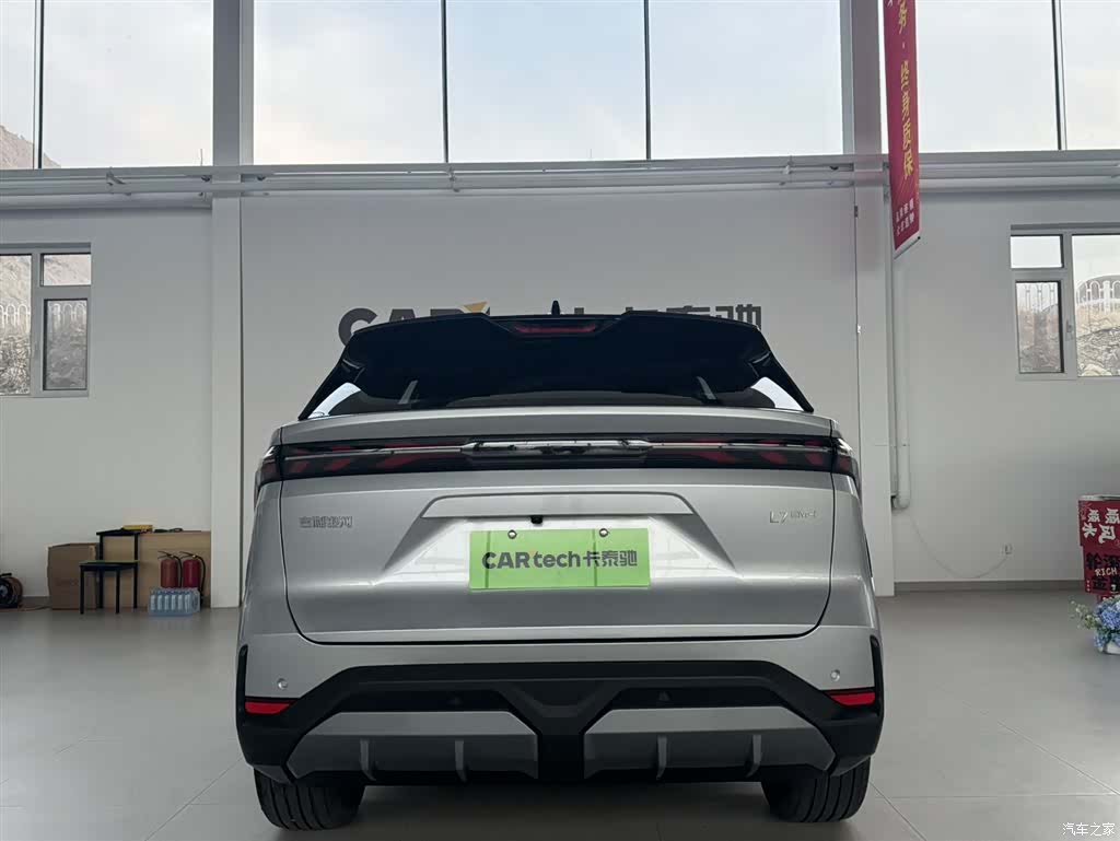 Geely Galaxy L7, 2025 3
