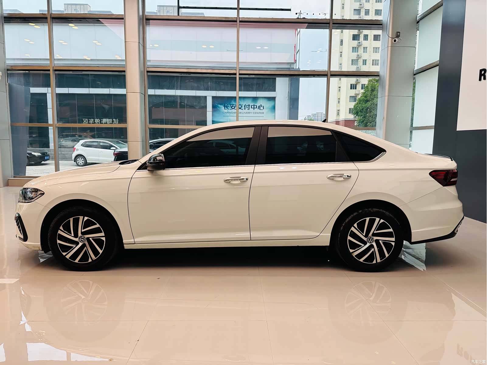 Volkswagen Lavida, 2022 все фото