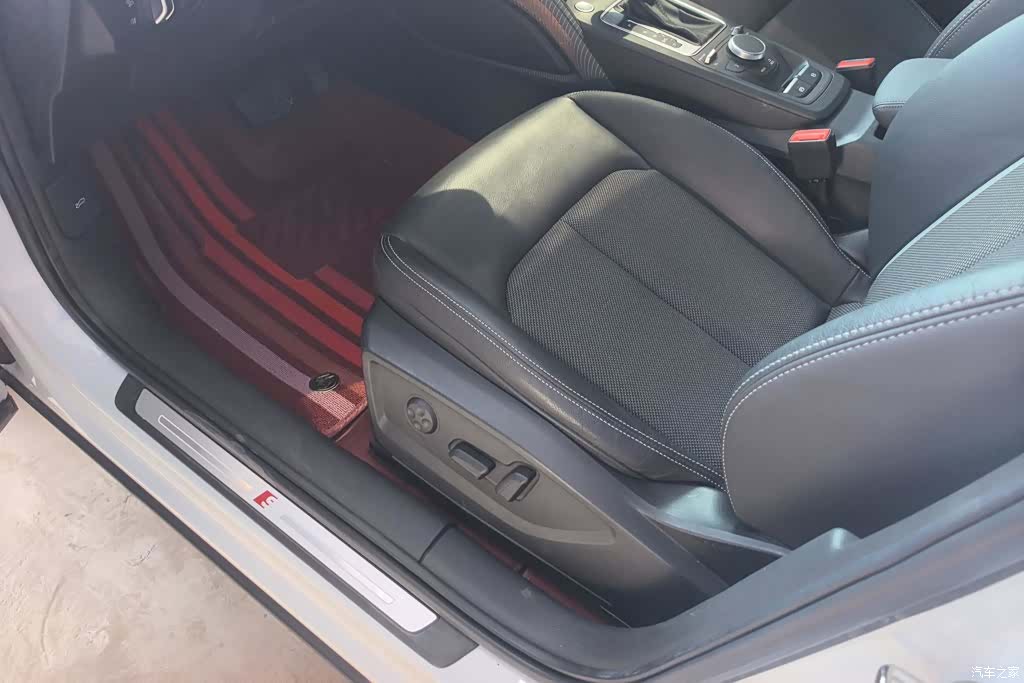 Audi Q2L, 2021 9
