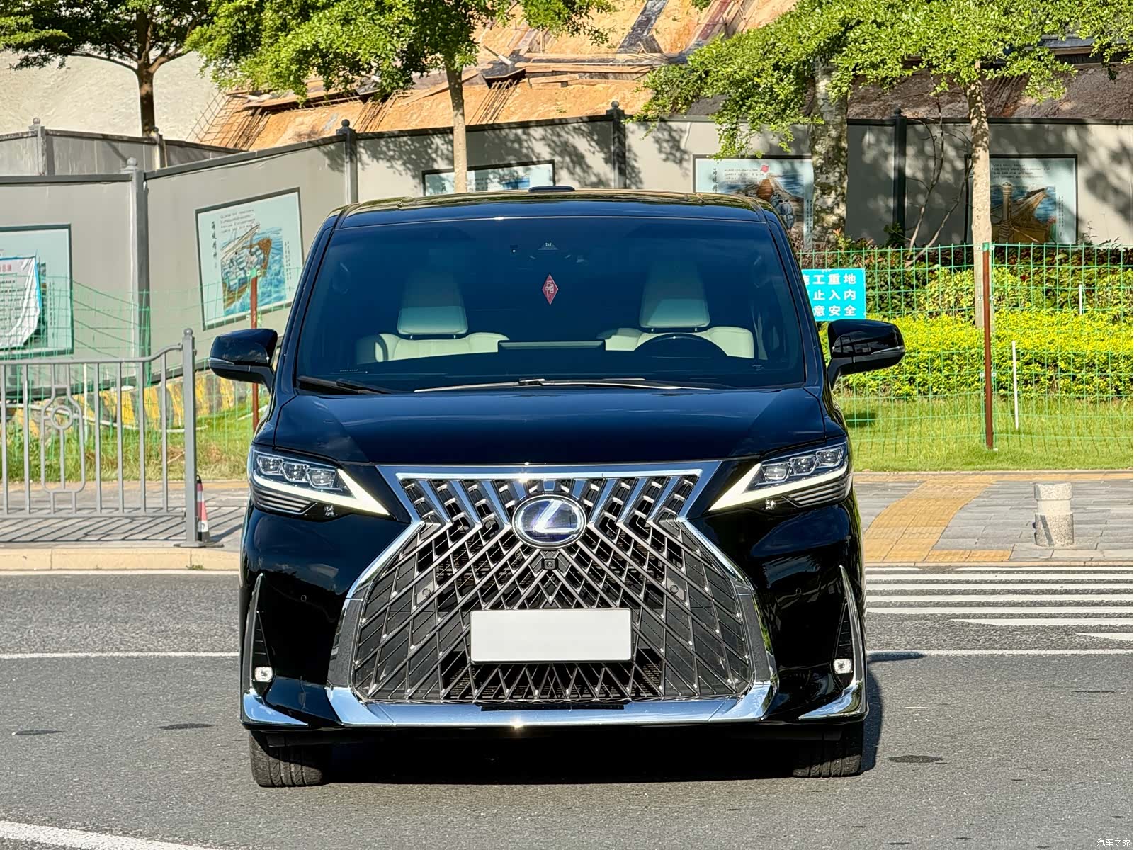 Lexus LM, 2020 2