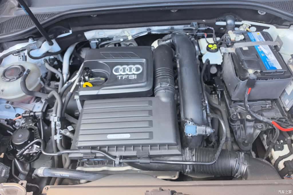 Audi Q2L, 2021 10