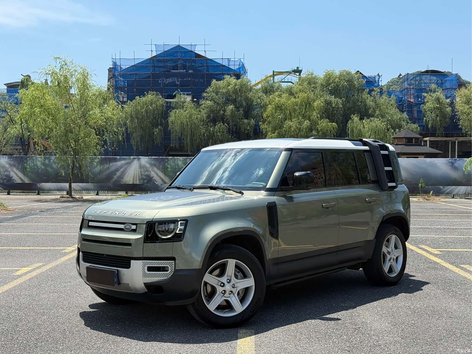 Land Rover Defender, 2020 1