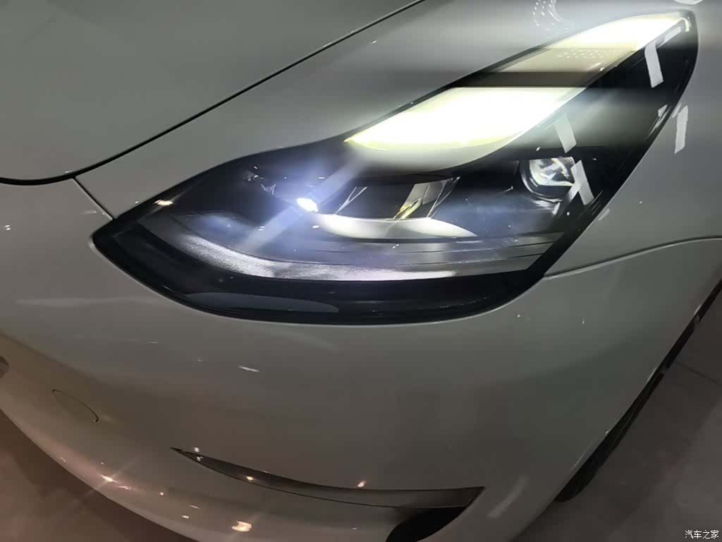 Tesla Model 3, 2022 24