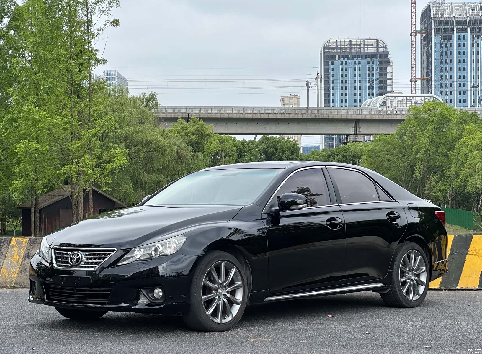 Toyota 2.5V