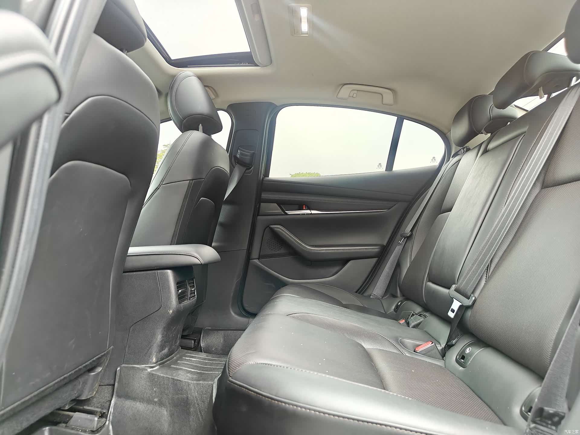 Mazda Mazda3, 2022 15