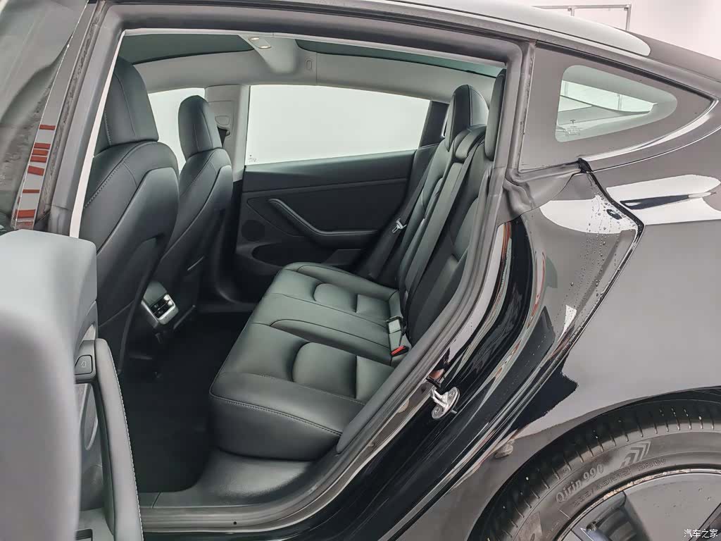 Tesla Model 3, 2023 15