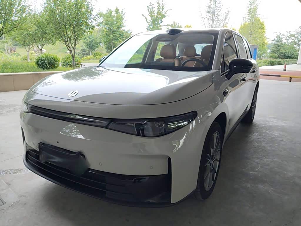 Leapmotor C10