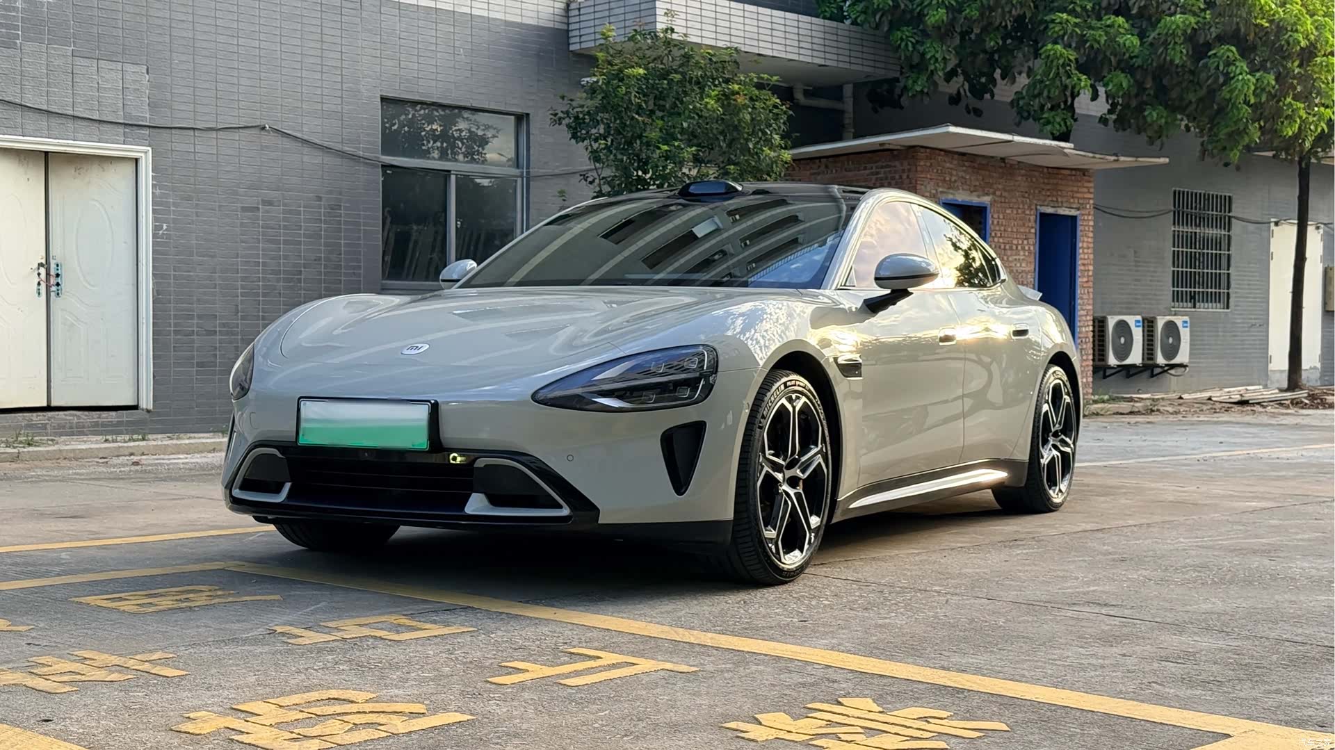 Xiaomi SU7, 2025 1