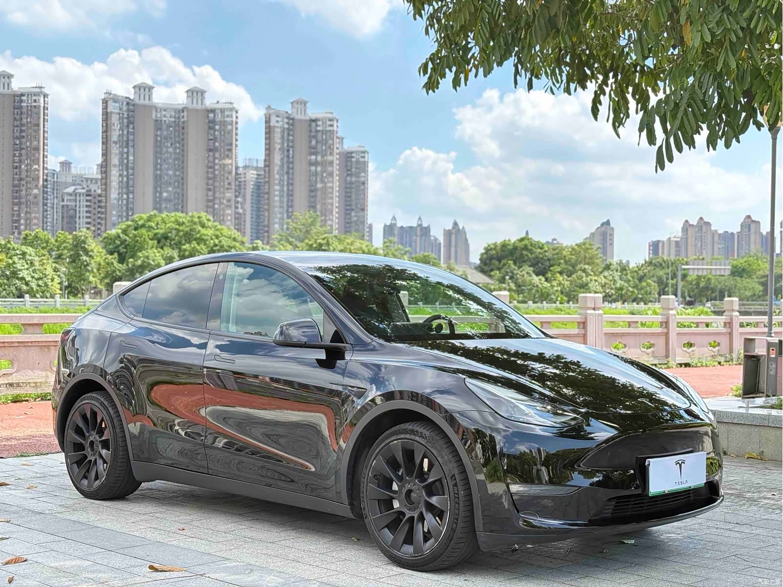 Tesla Model Y, 2021 3