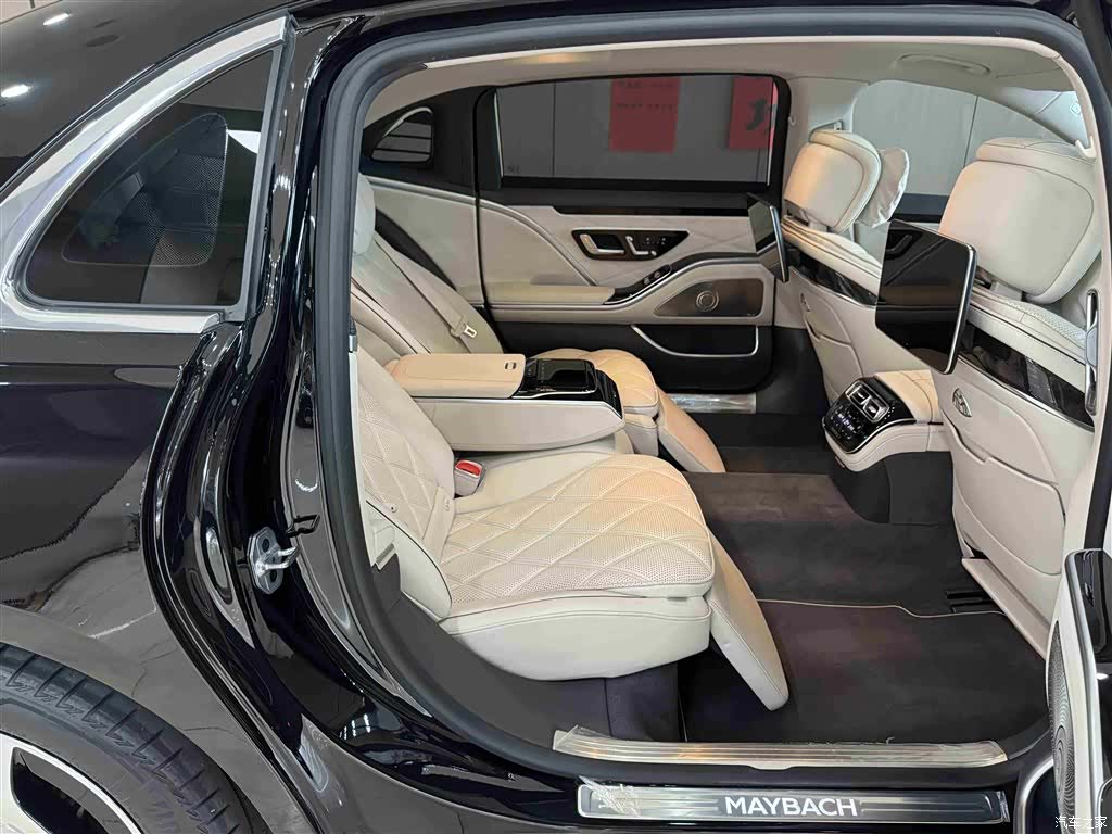 Maybach S-Class, 2024 10