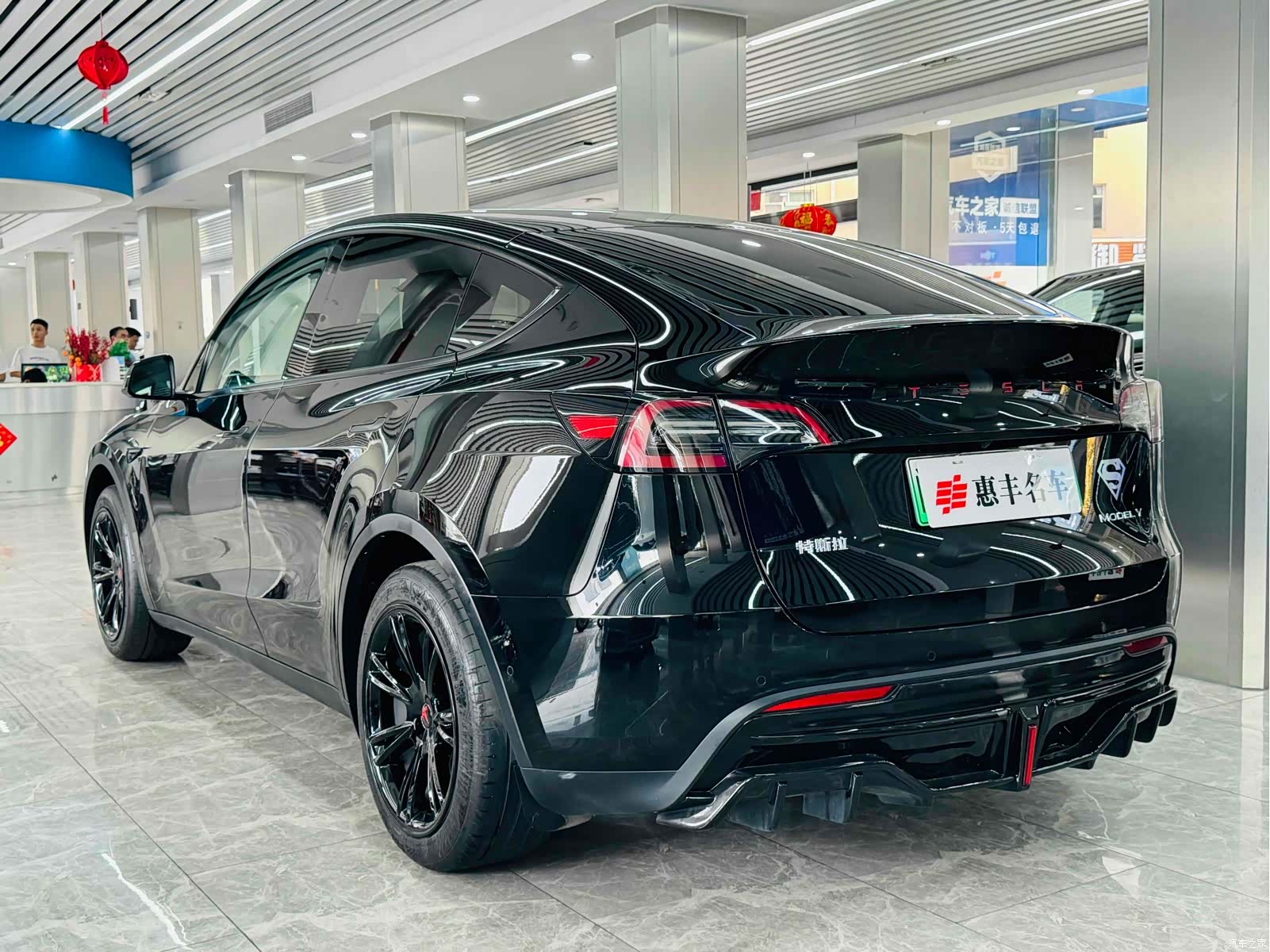 Tesla Model Y, 2023 7