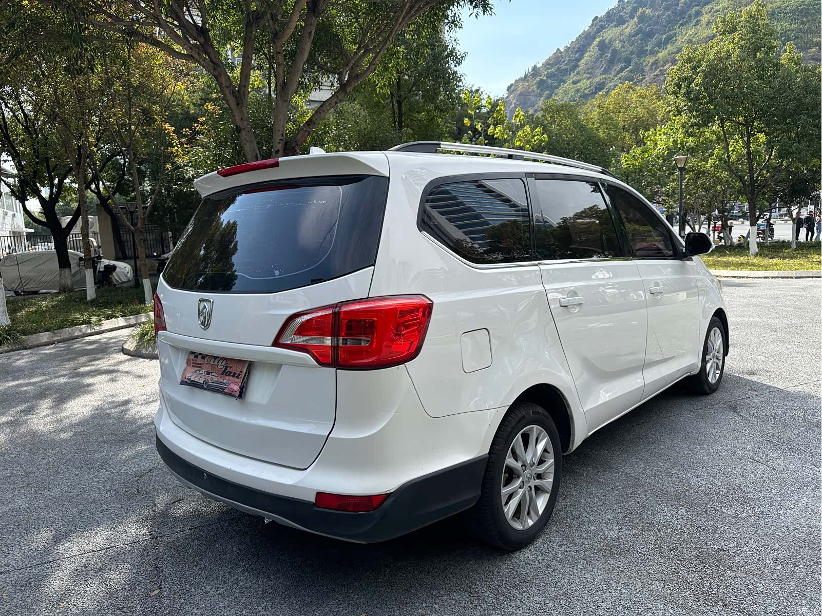 Wuling 730, 2018 6