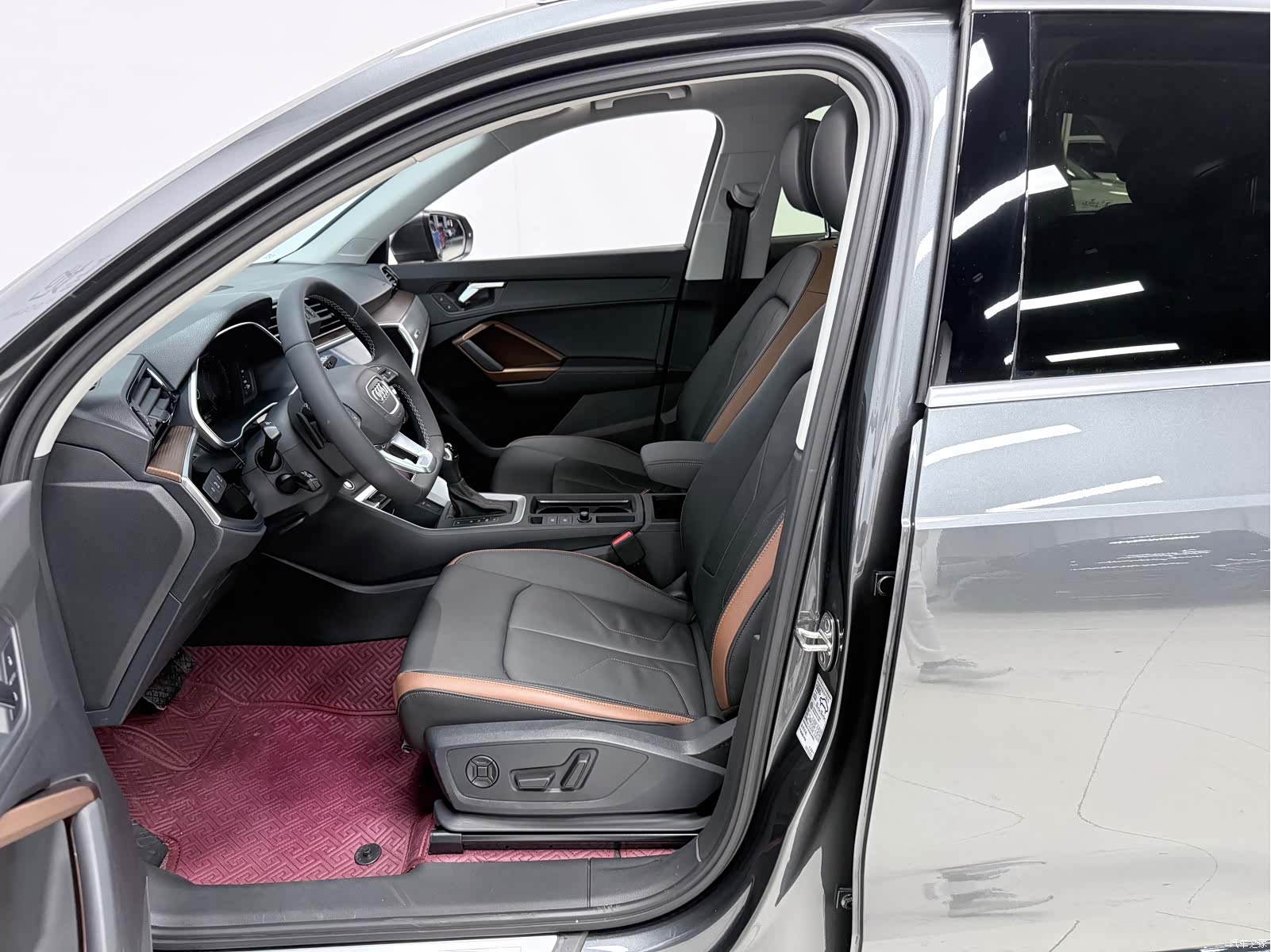 Audi Q3, 2022 10