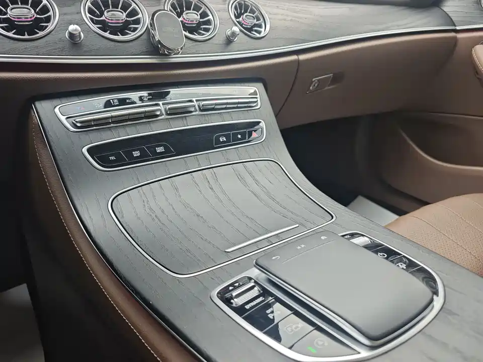 Mercedes-Benz E-class Mercedes-Benz E-class