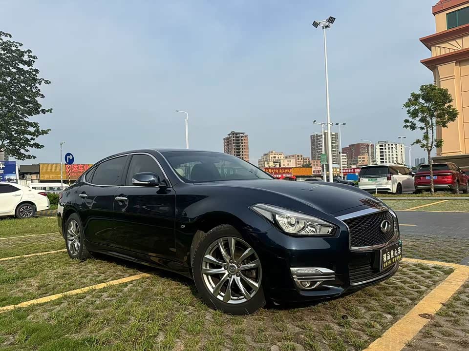 Infiniti Q70 Infiniti Q70