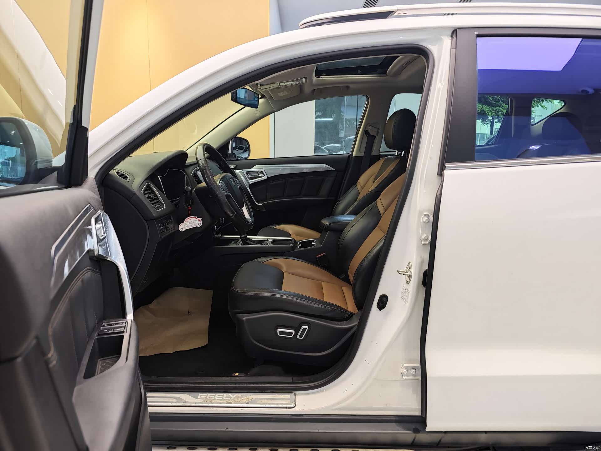 Geely X6, 2016 13