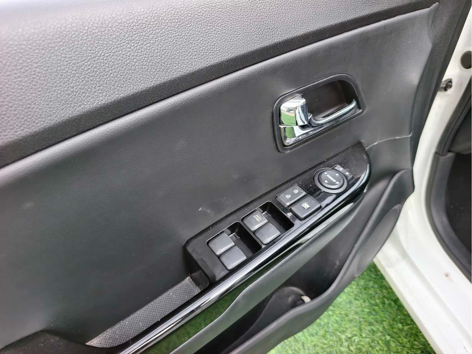 Kia K2, 2012 7