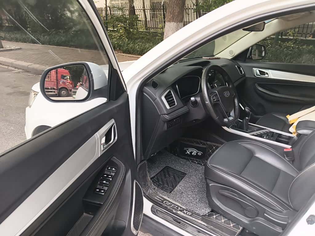 Geely X6, 2019 16