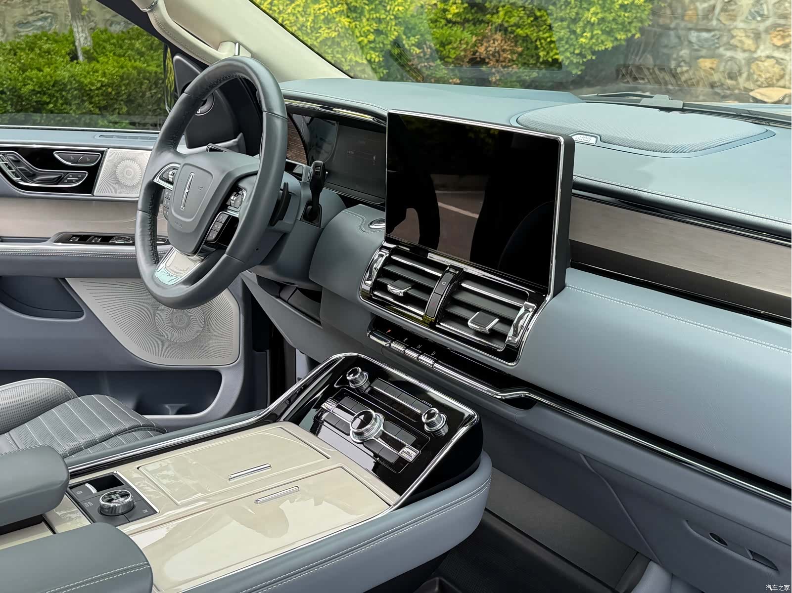 Lincoln Navigator, 2023 11