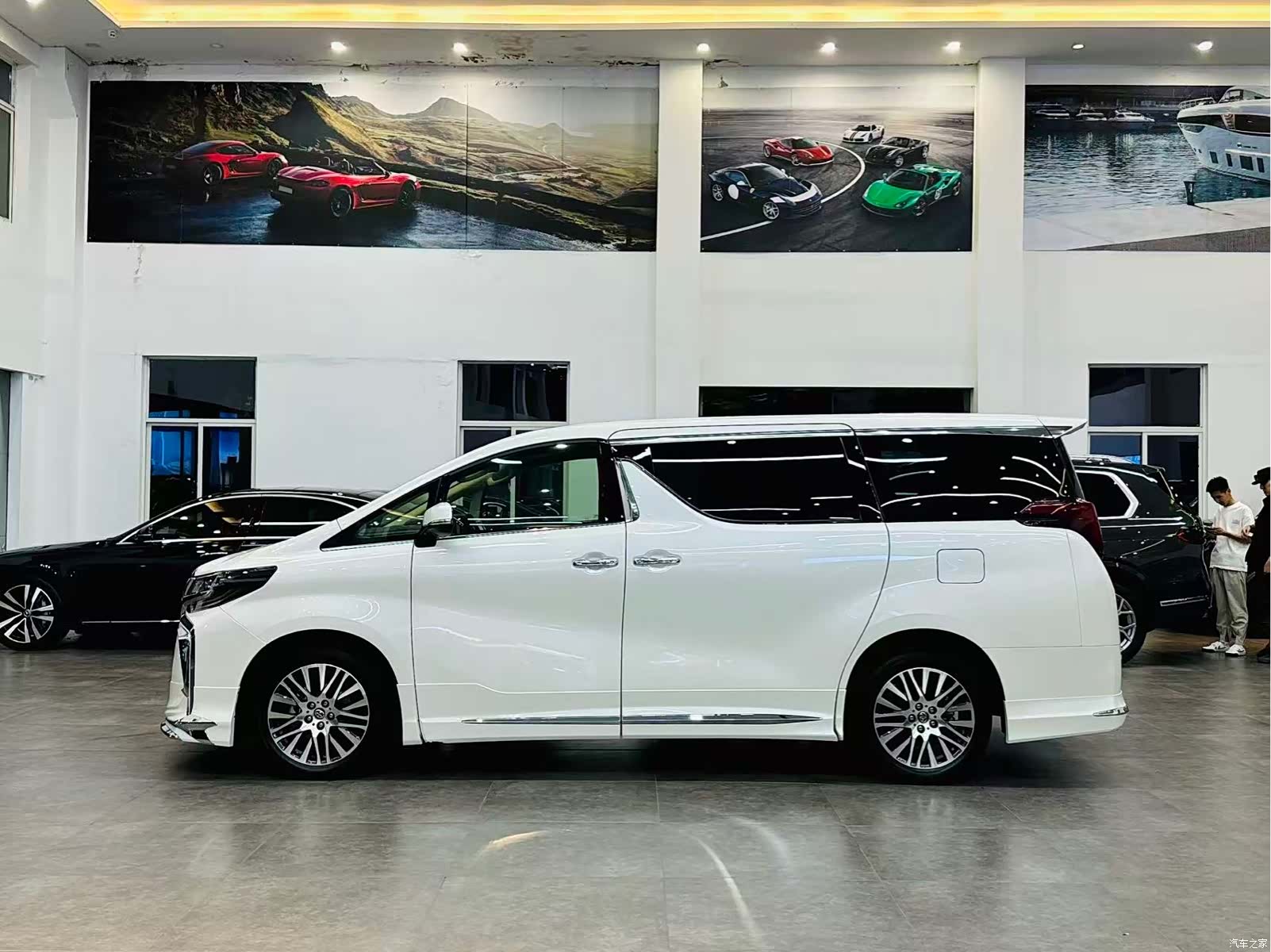 Toyota Alphard, 2016 3