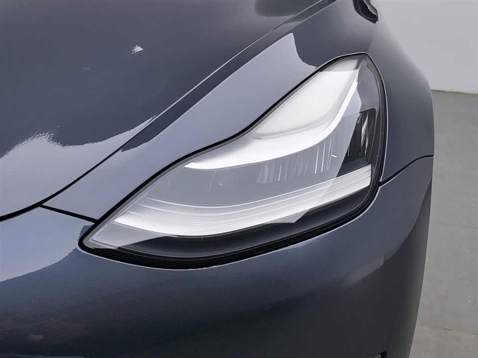 Tesla Model 3 Tesla Model 3