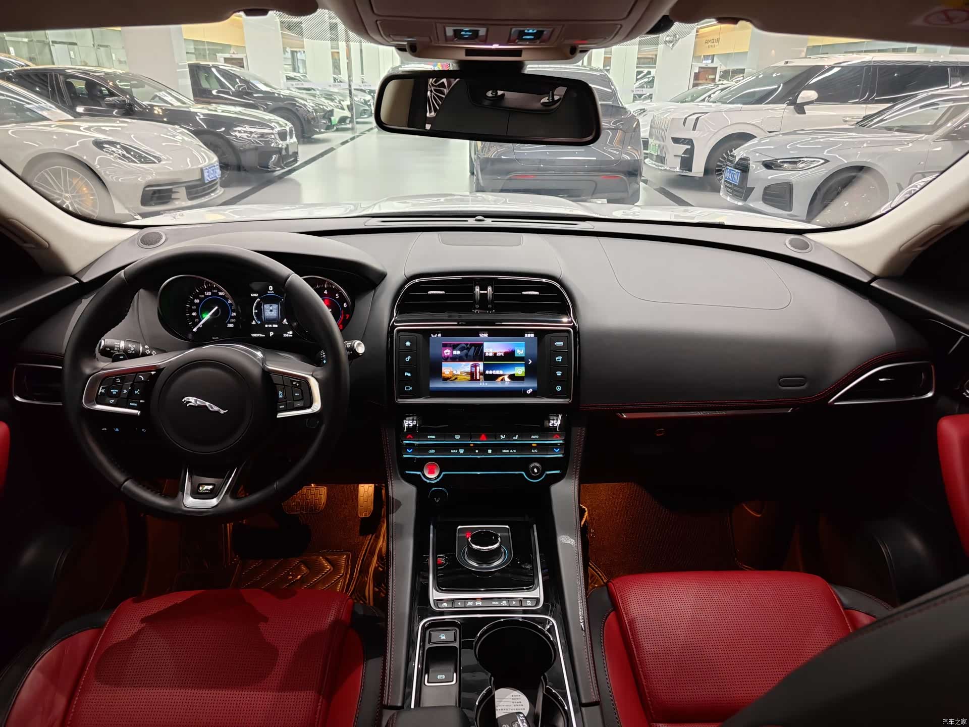Jaguar F-PACE, 2017 7