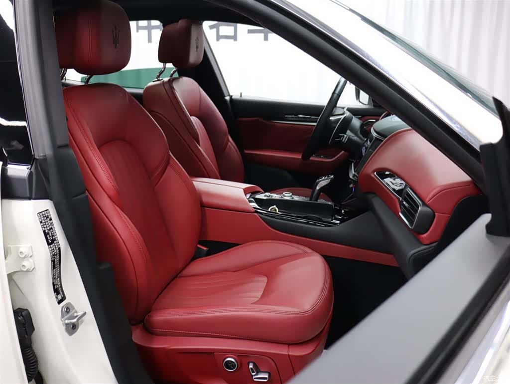 Maserati Levante, 2024 17