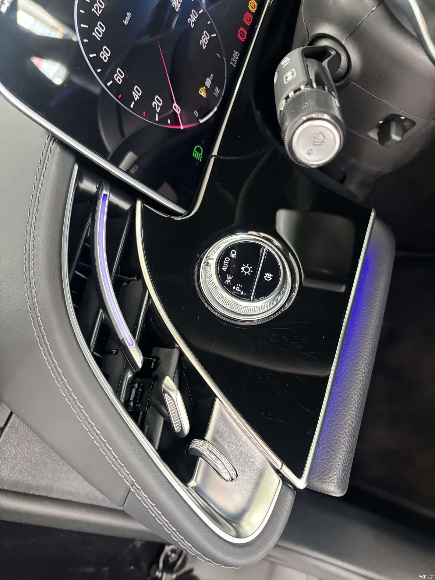 Mercedes-Benz E-Class, 2025 15