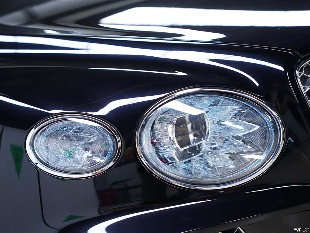 Bentley Bentayga, 2021 16