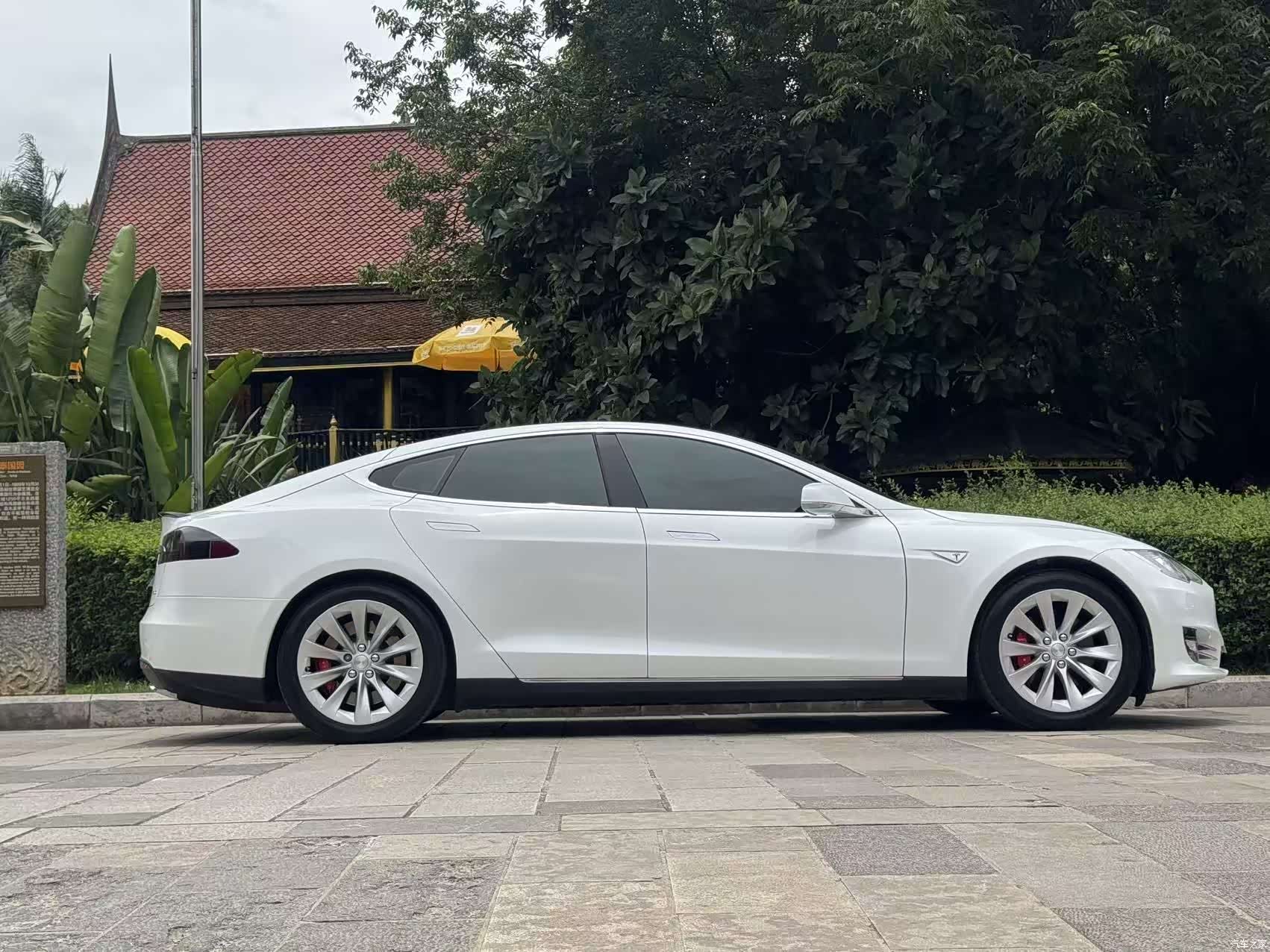 Tesla Model S, 2014 13