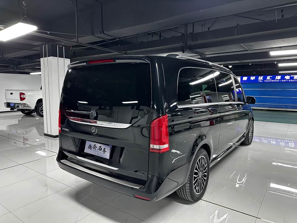 Mercedes-Benz V-class