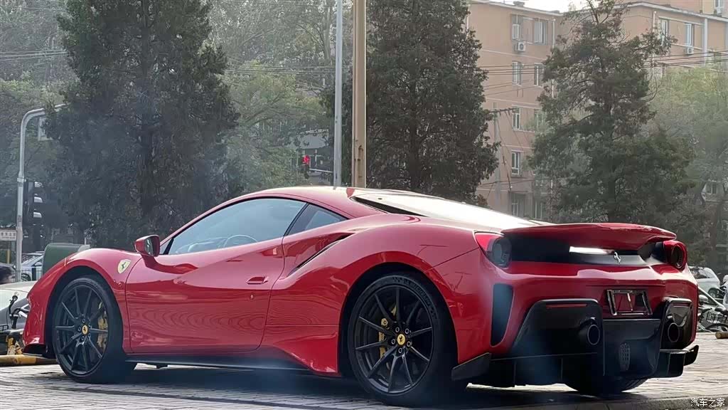 Ferrari 488, 2019 7