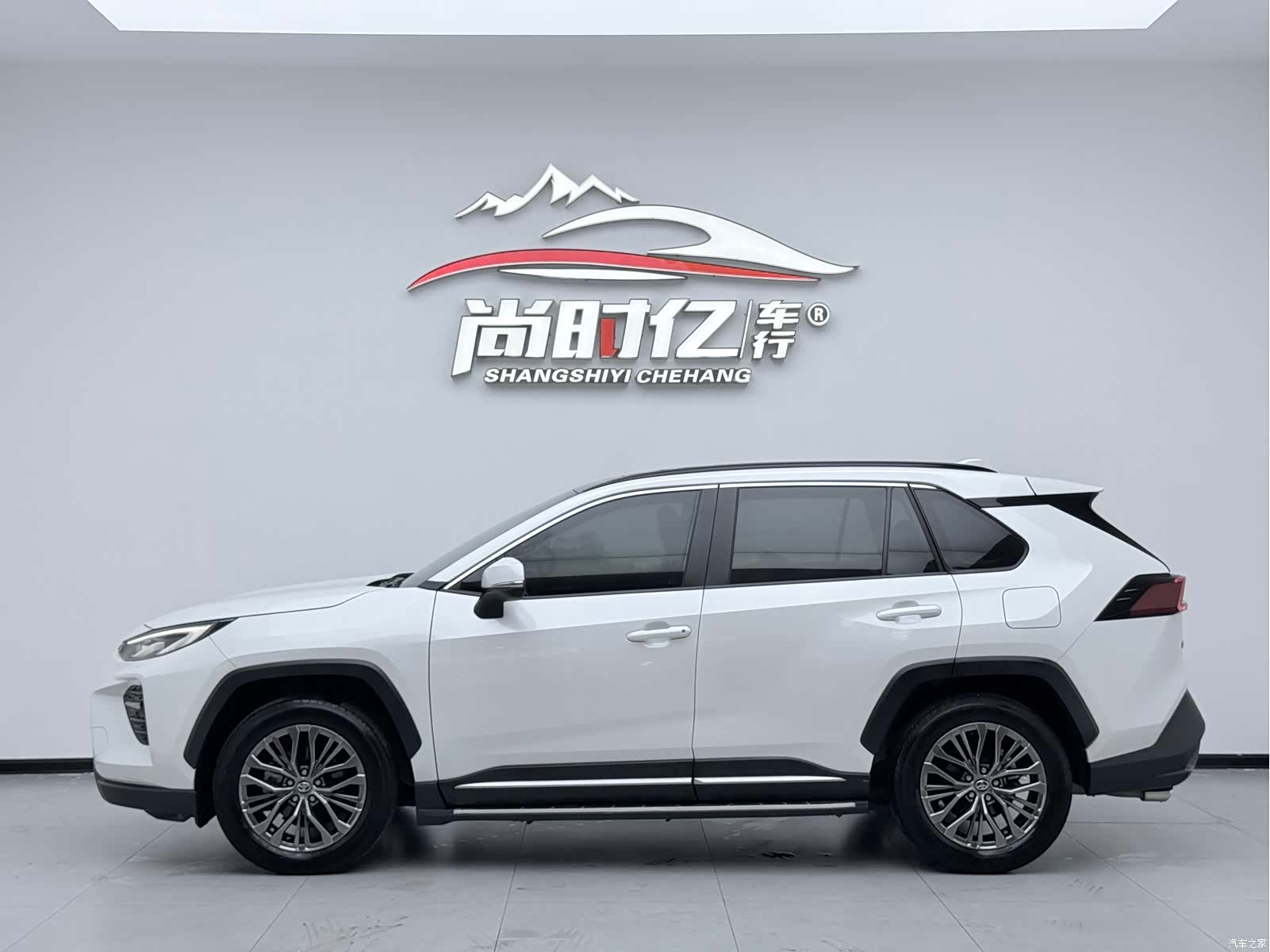 Toyota Wildlander, 2024 все фото