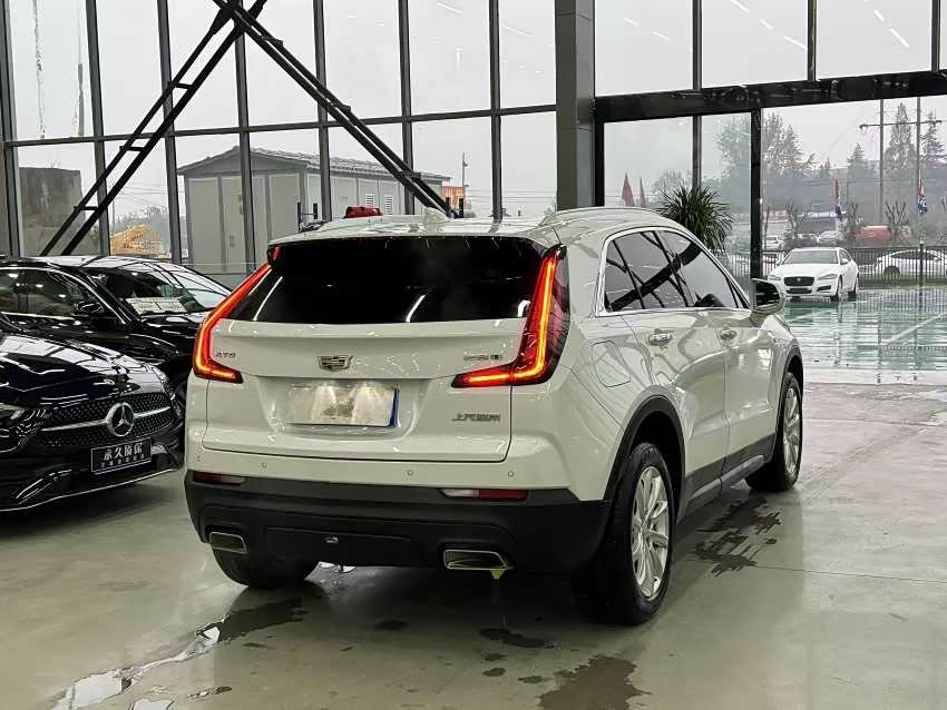 Cadillac XT4
