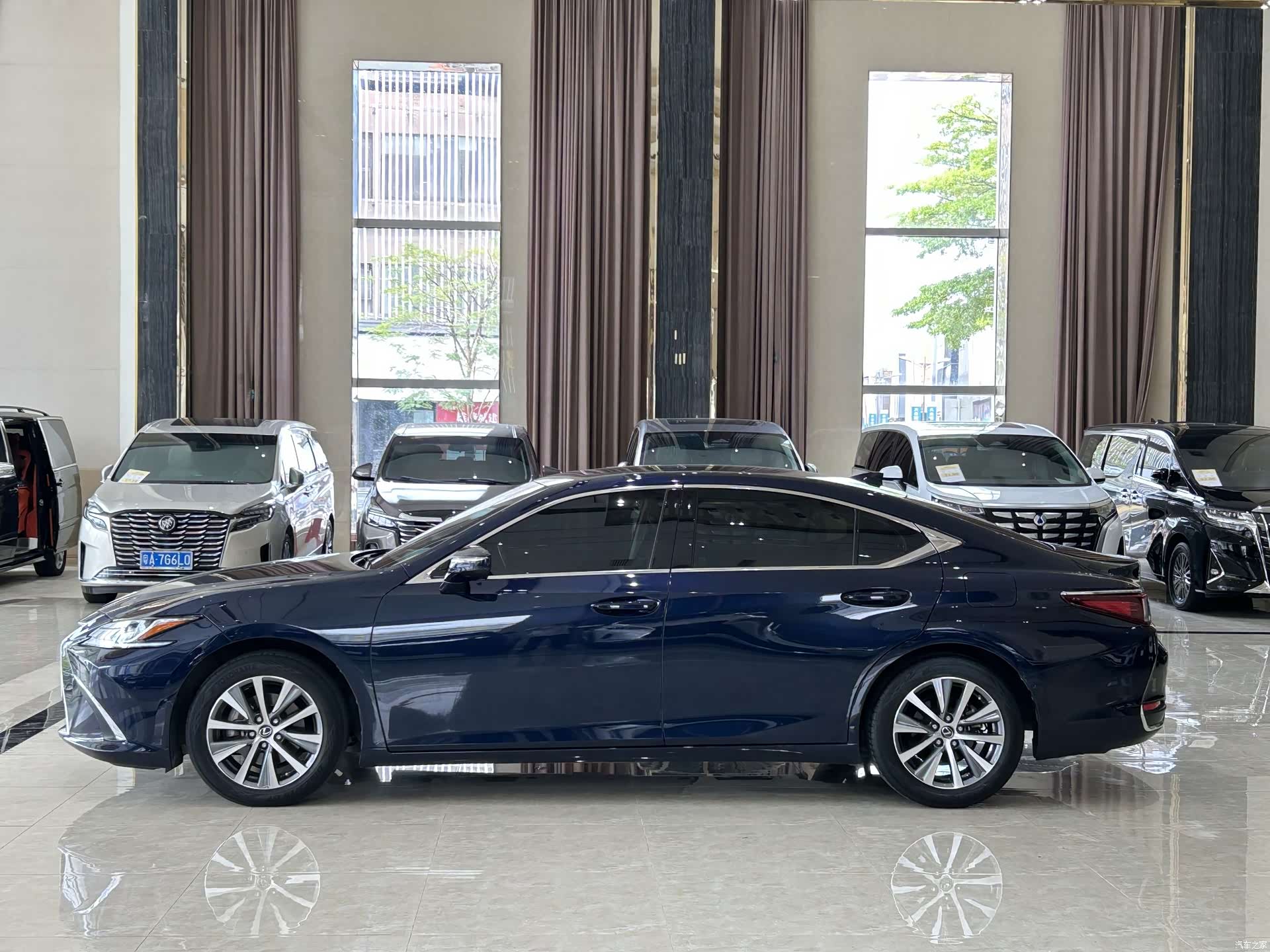 Lexus ES, 2020 4