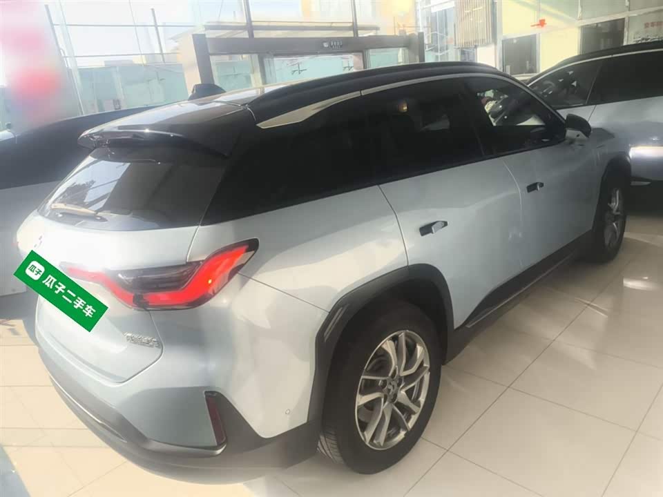 NIO ES6