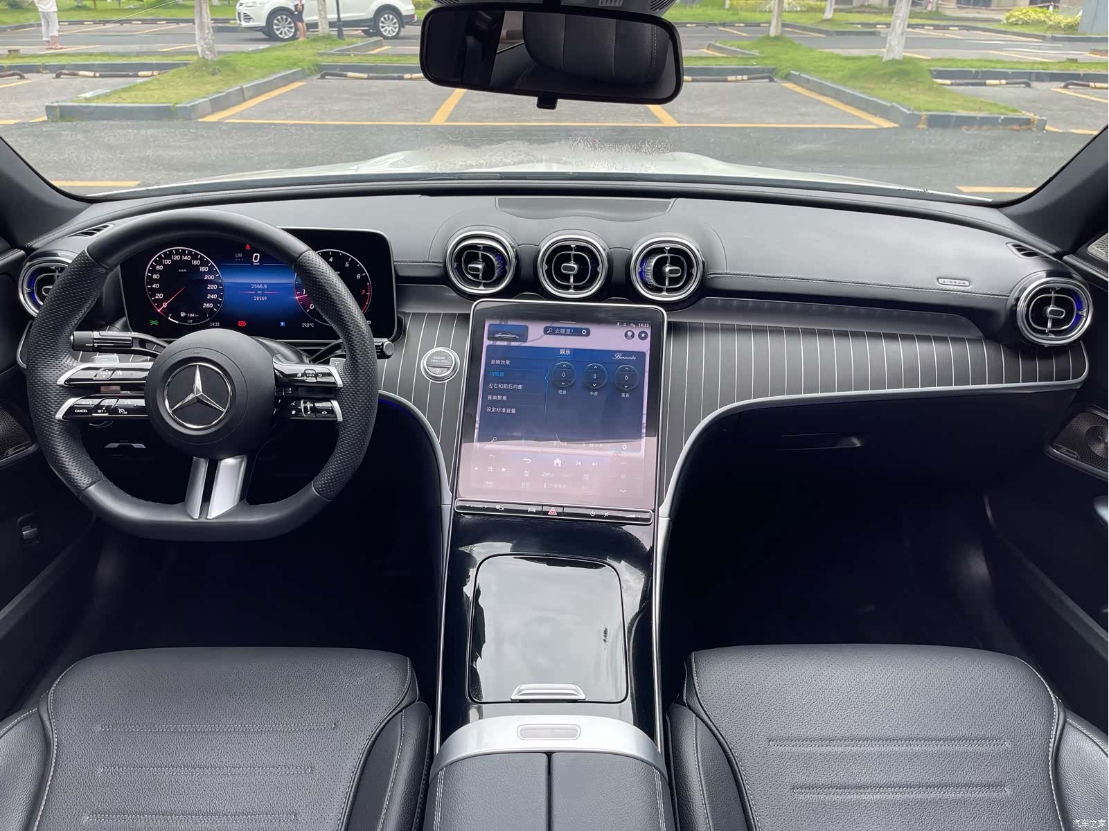 Mercedes-Benz C-Class, 2023 19