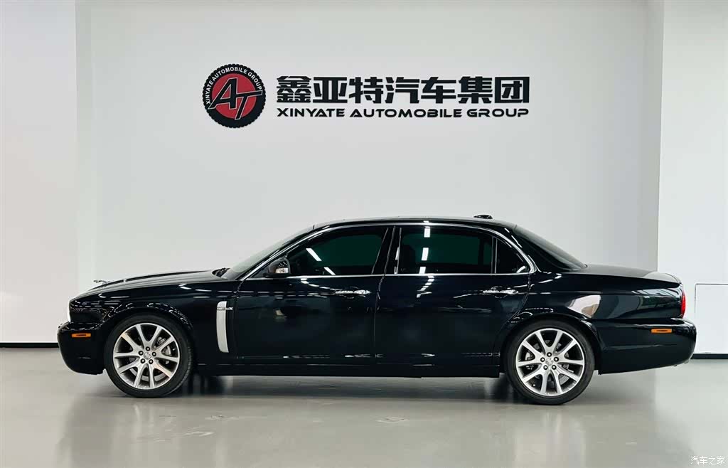 Jaguar XJ, 2008 4