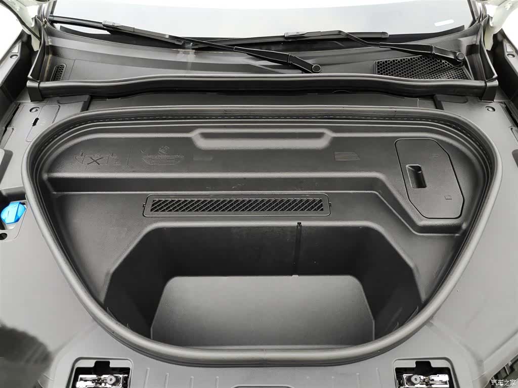 Audi e-tron, 2025 32