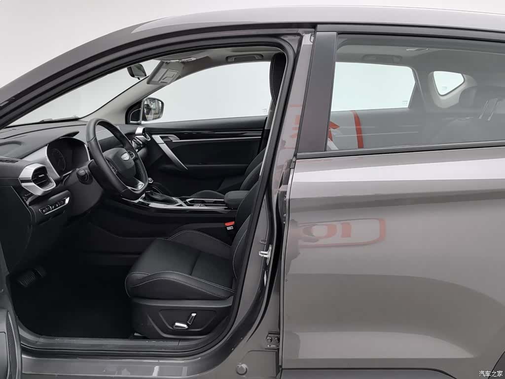 Geely Coolray, 2026 10