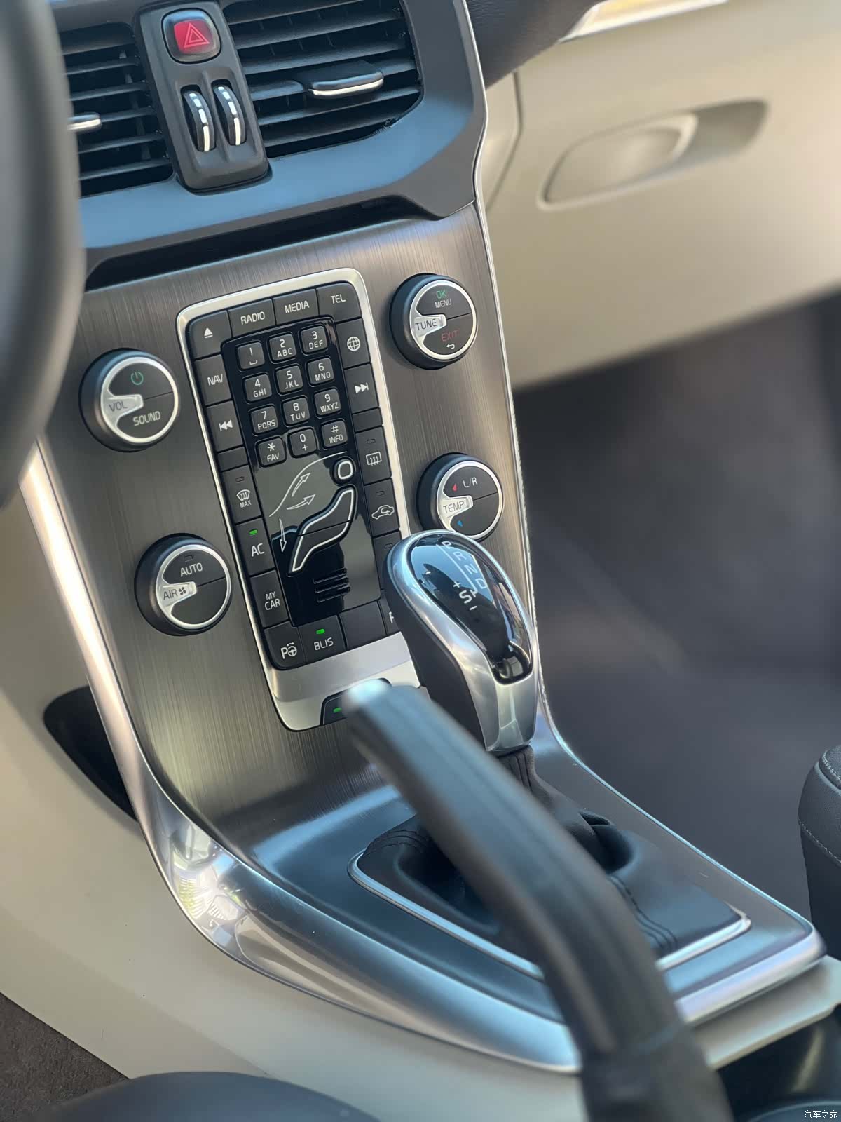 Volvo V40, 2016 22