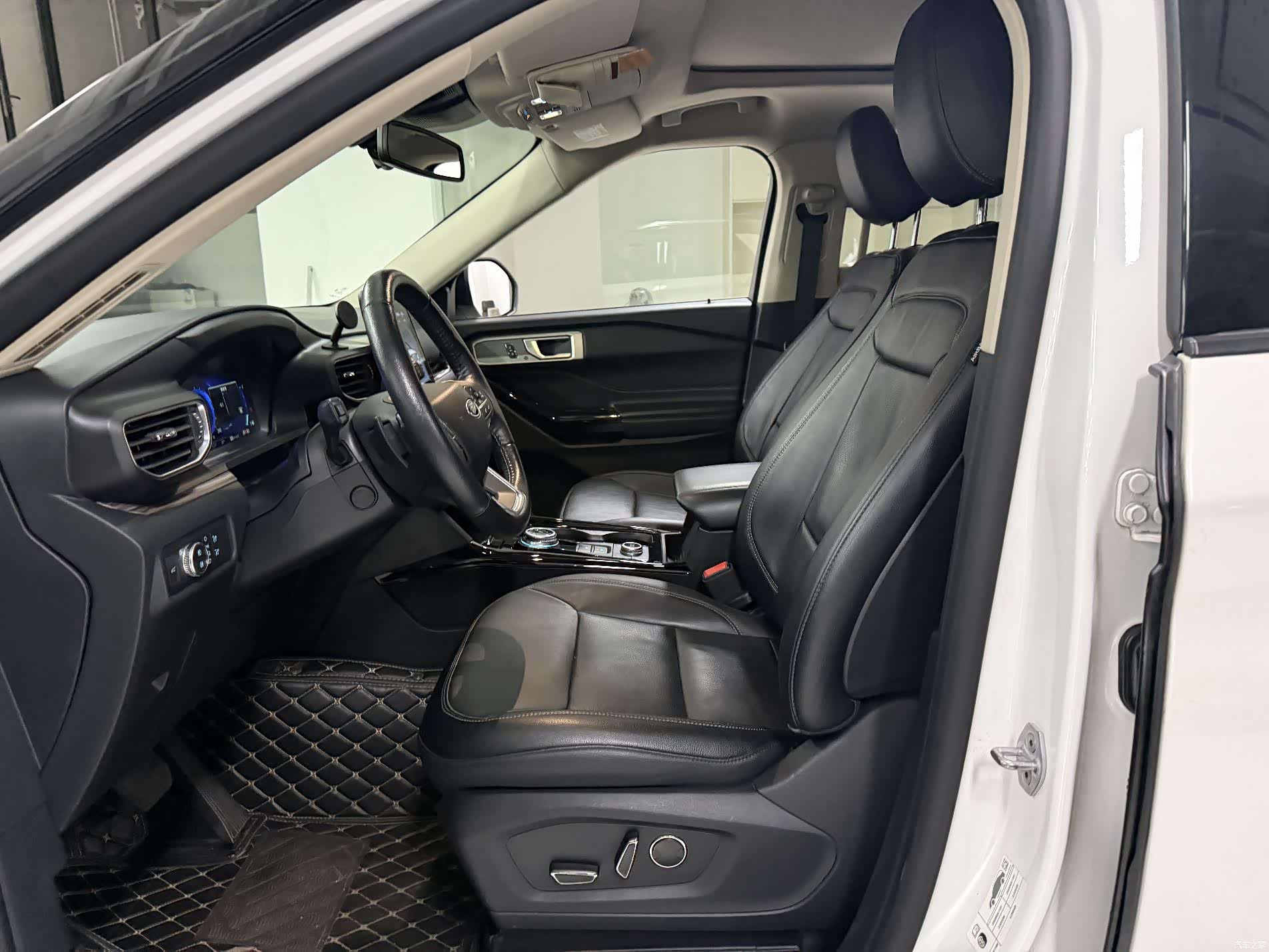 Ford Explorer, 2021 10