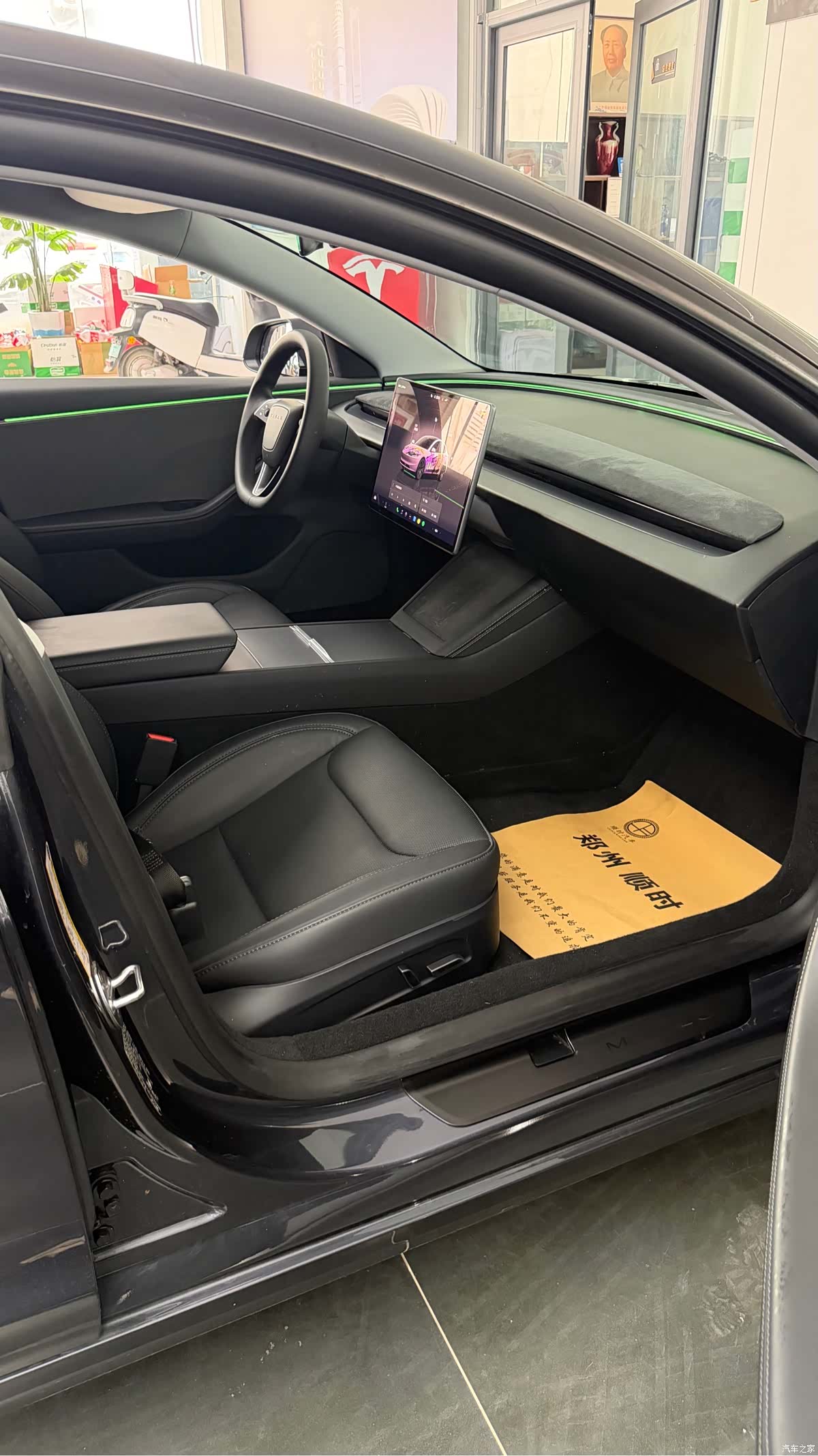 Tesla Model 3, 2025 все фото