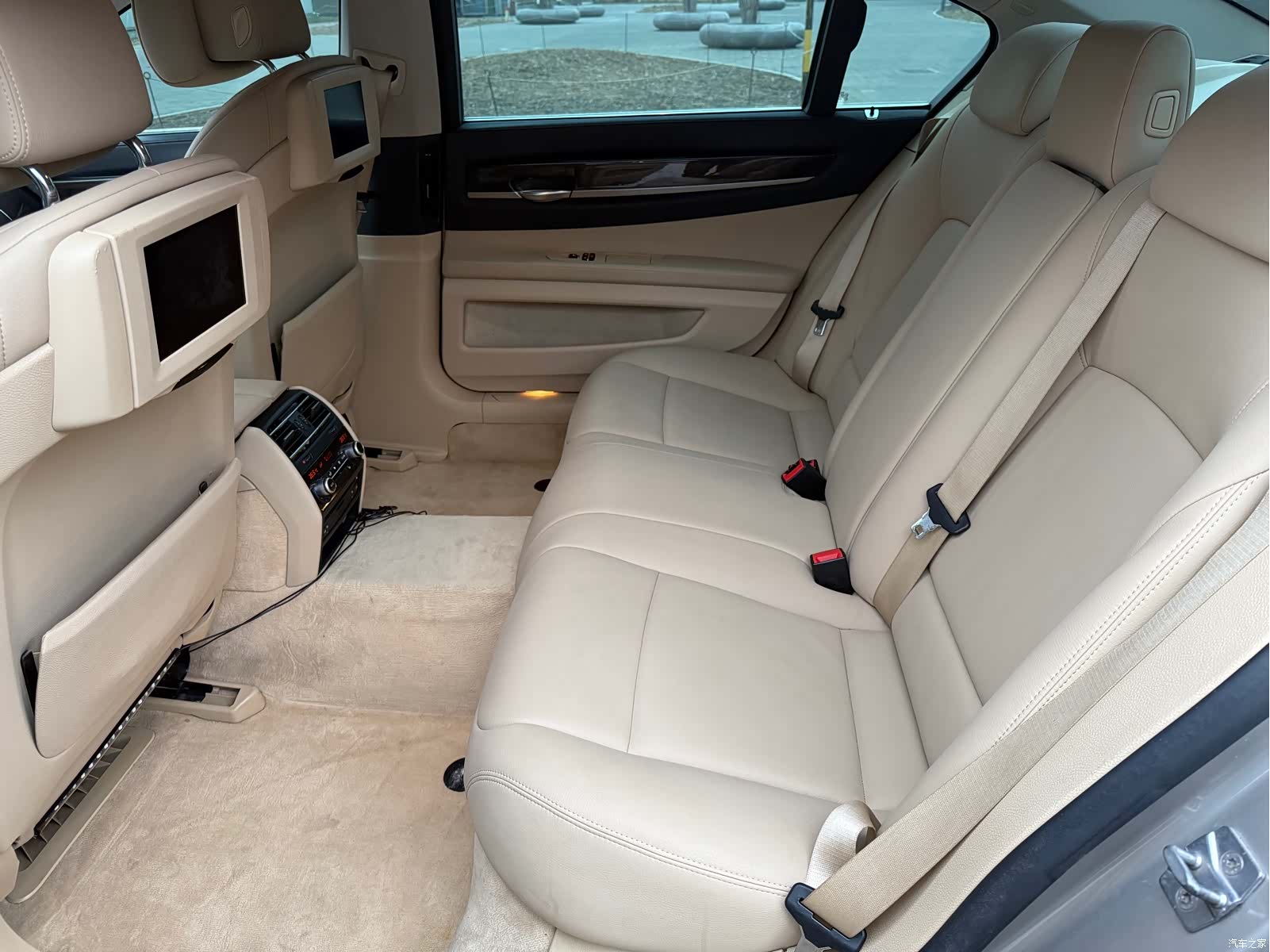 BMW 7 Series, 2011 13