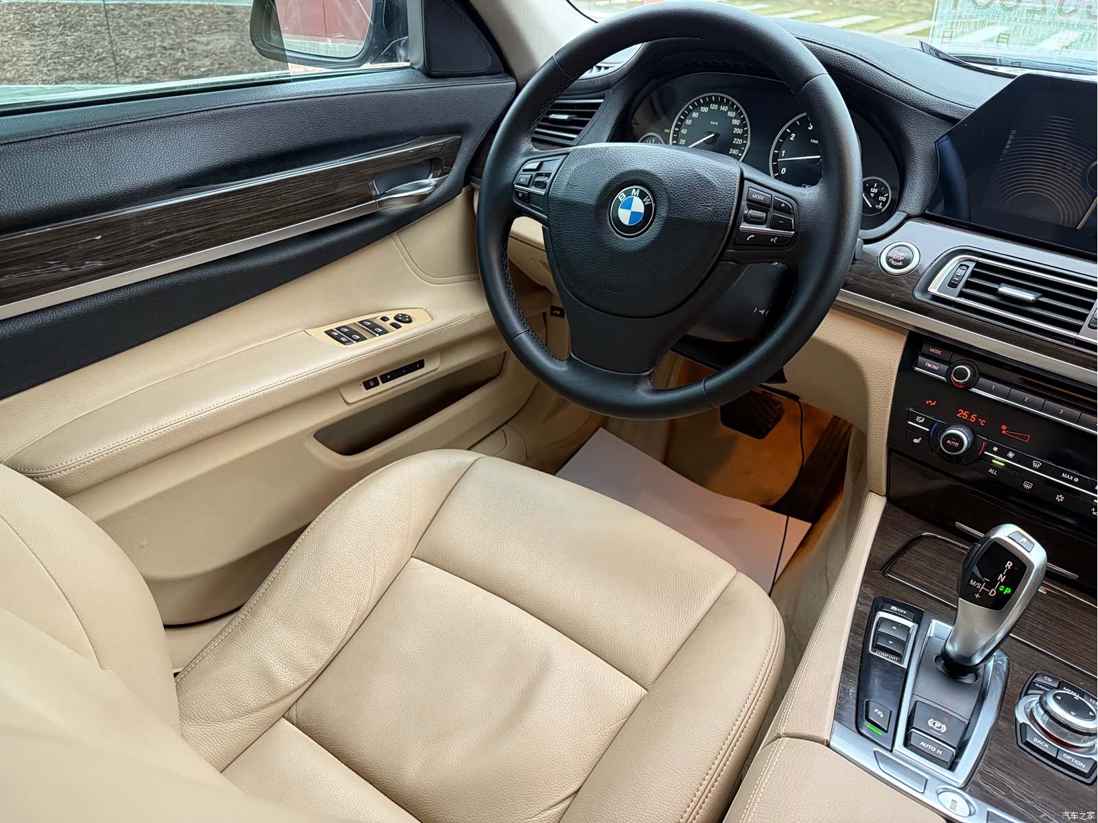 BMW 7 Series, 2011 15