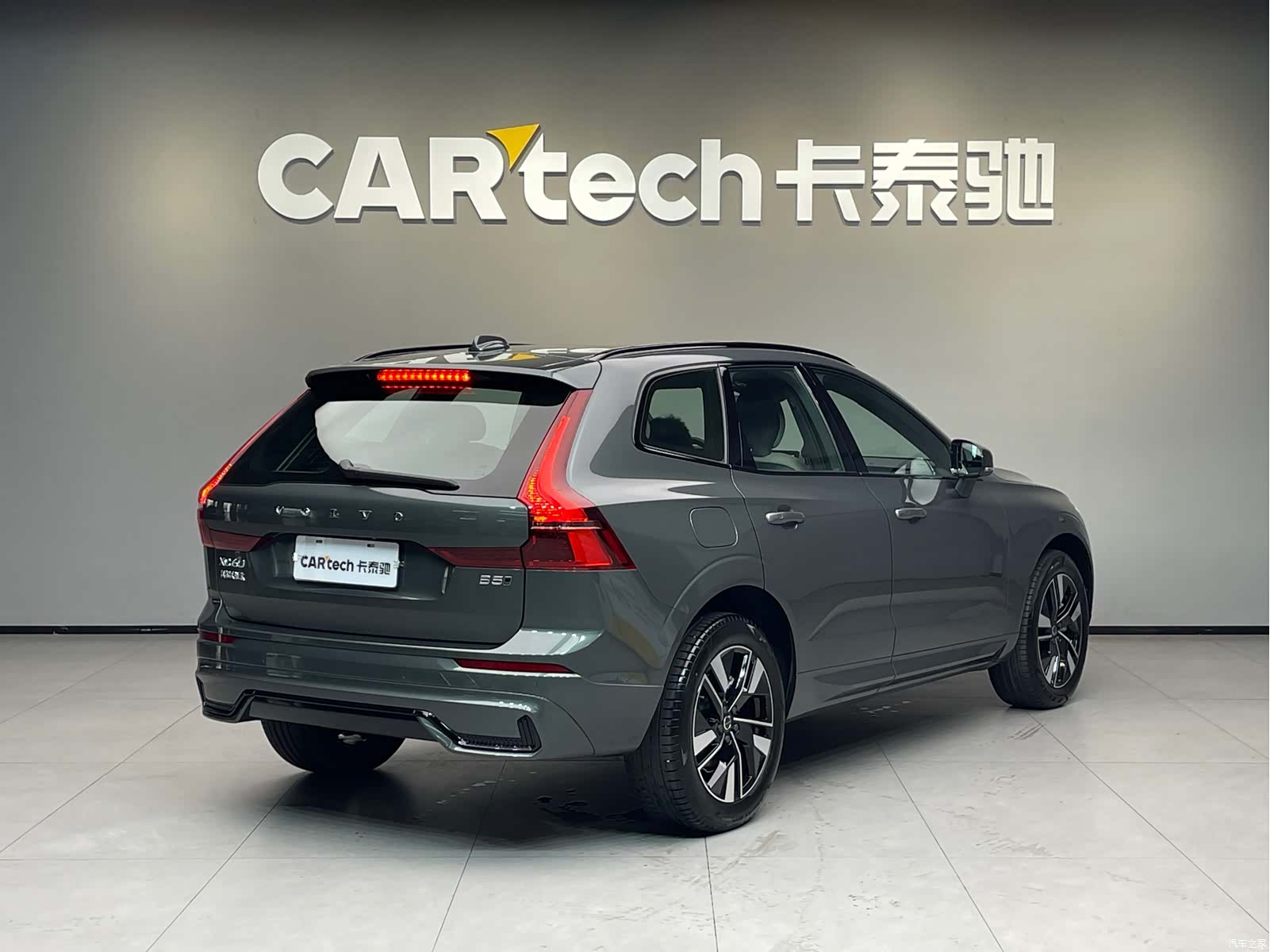 Volvo XC60, 2025 4