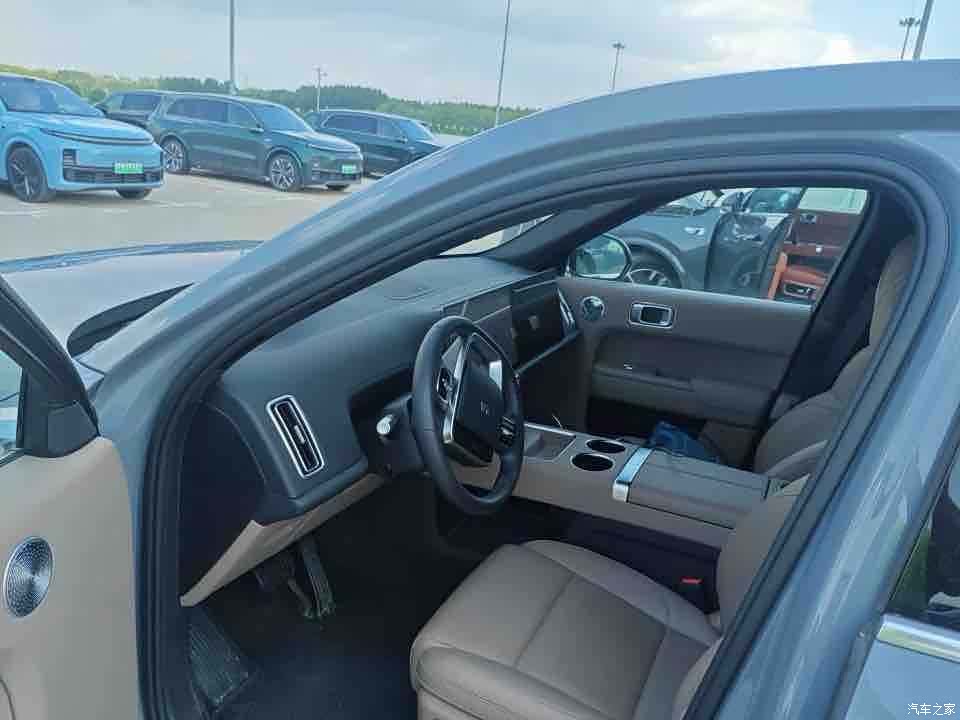 Li Auto L8, 2025 3
