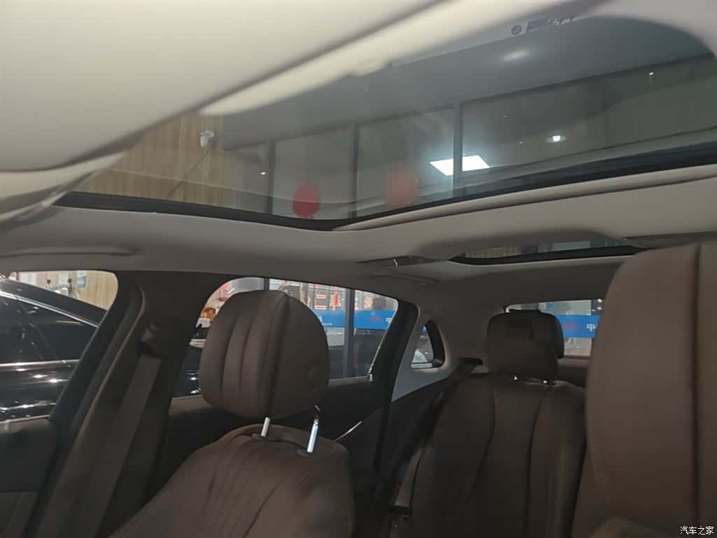 Mercedes-Benz E-Class, 2023 18