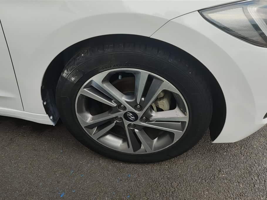 Hyundai Lead