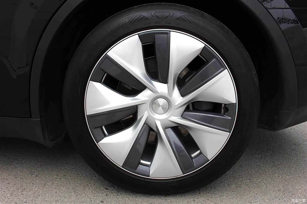 Tesla Model Y, 2023 все фото
